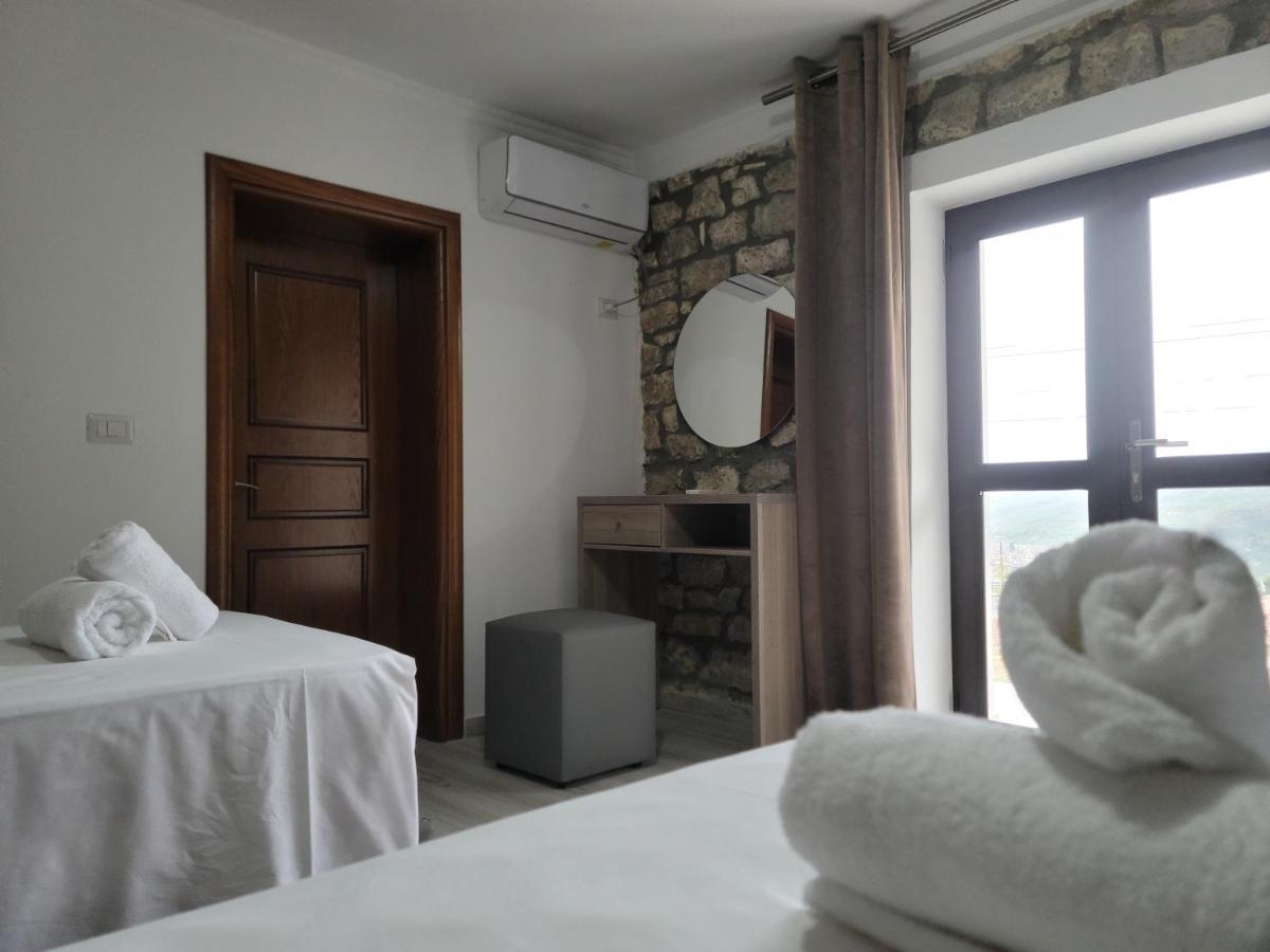 G&K Garden Hotel Berat Esterno foto