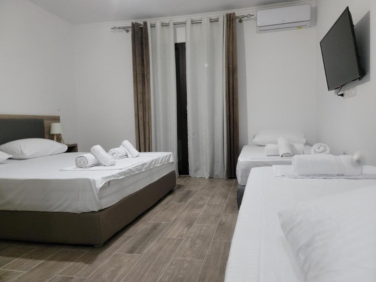 G&K Garden Hotel Berat Esterno foto